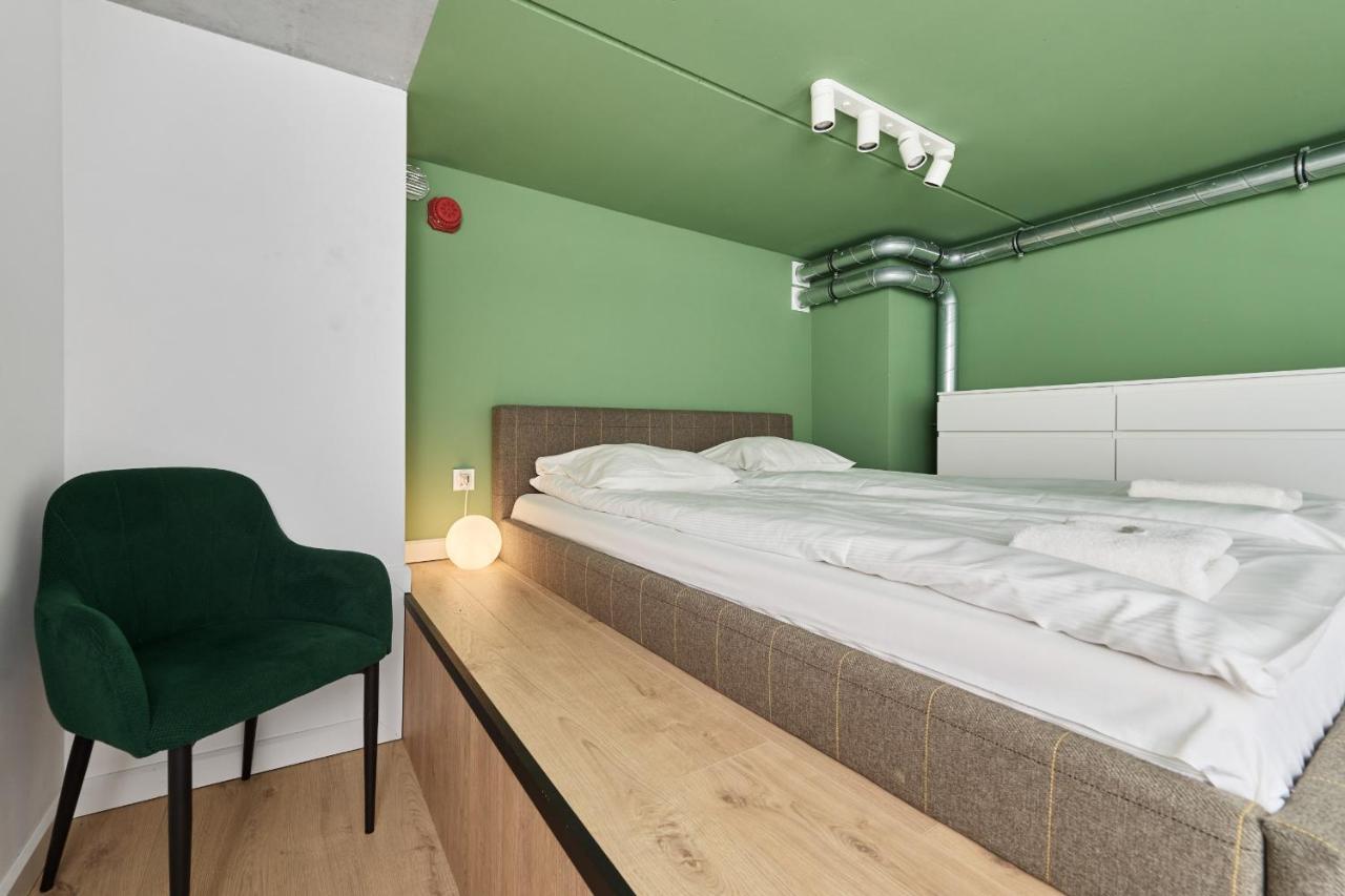 Mezzanine Studio Apartments Zarembowicza Wroclaw Airport By Renters Exterior foto