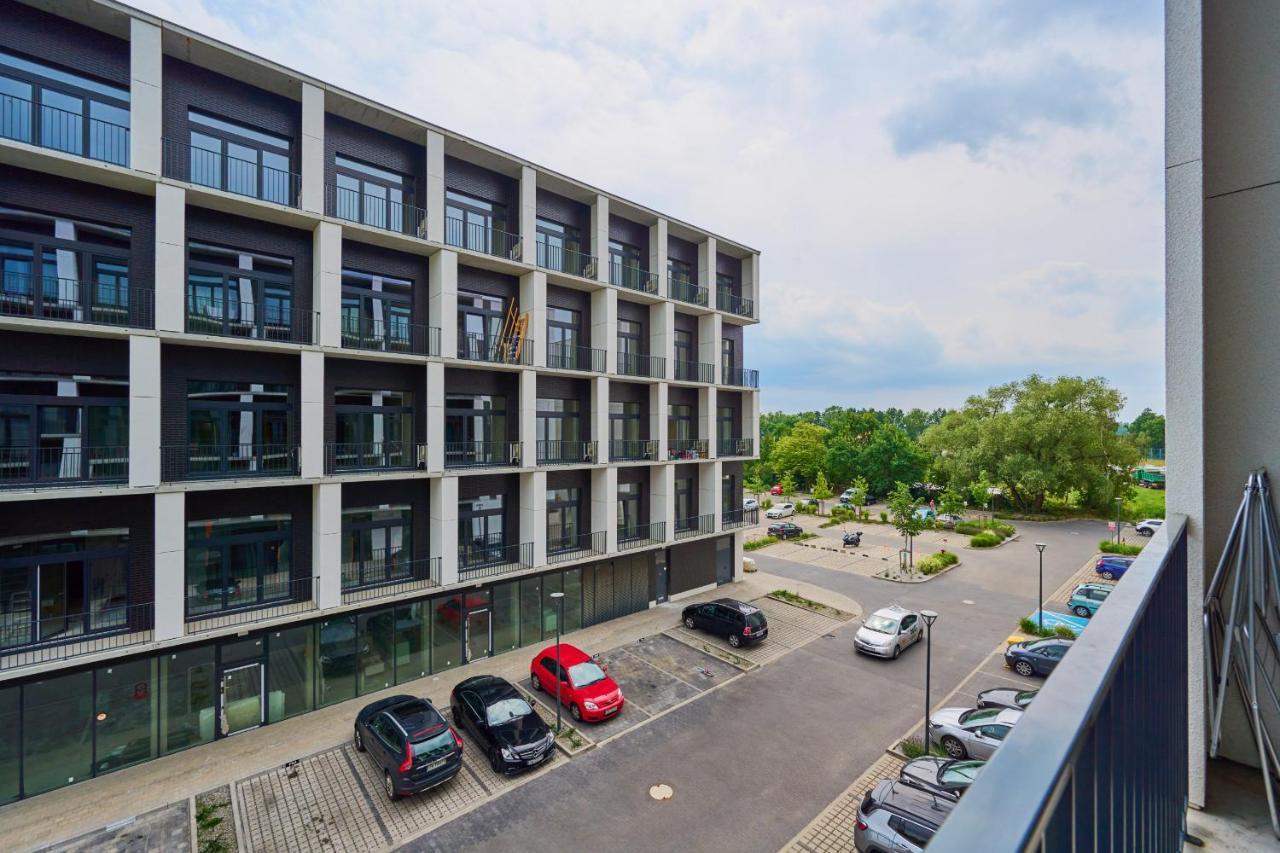Mezzanine Studio Apartments Zarembowicza Wroclaw Airport By Renters Exterior foto