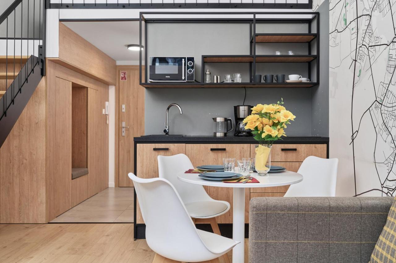 Mezzanine Studio Apartments Zarembowicza Wroclaw Airport By Renters Exterior foto