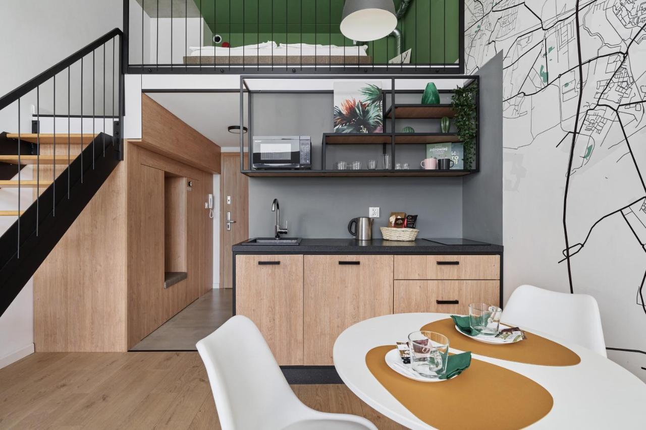Mezzanine Studio Apartments Zarembowicza Wroclaw Airport By Renters Exterior foto