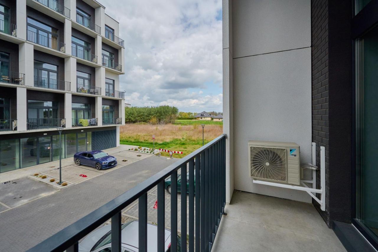 Mezzanine Studio Apartments Zarembowicza Wroclaw Airport By Renters Exterior foto